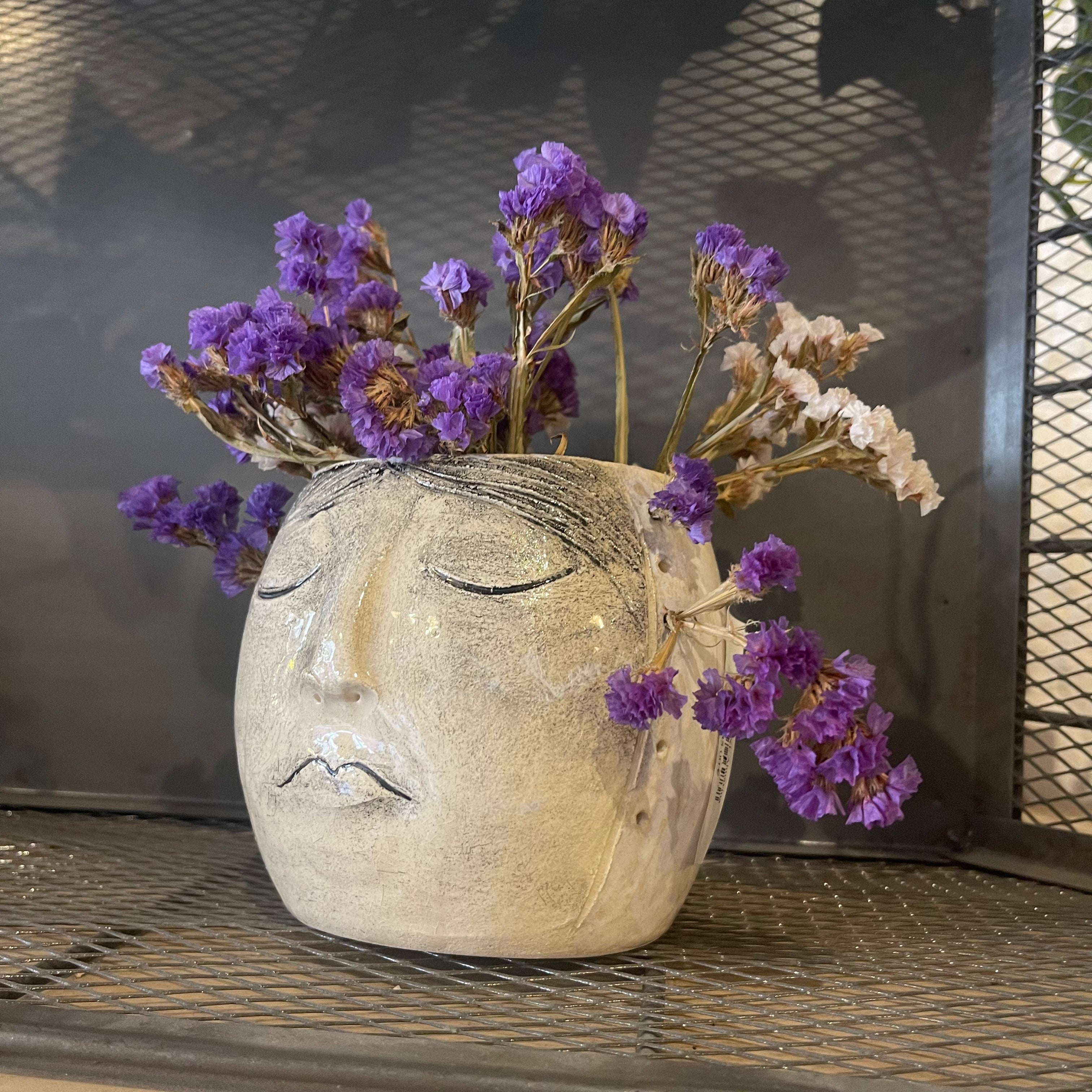Ceramic vase by Almavina
