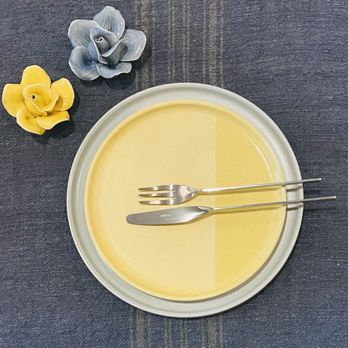Sediment plates by Os & Oos
