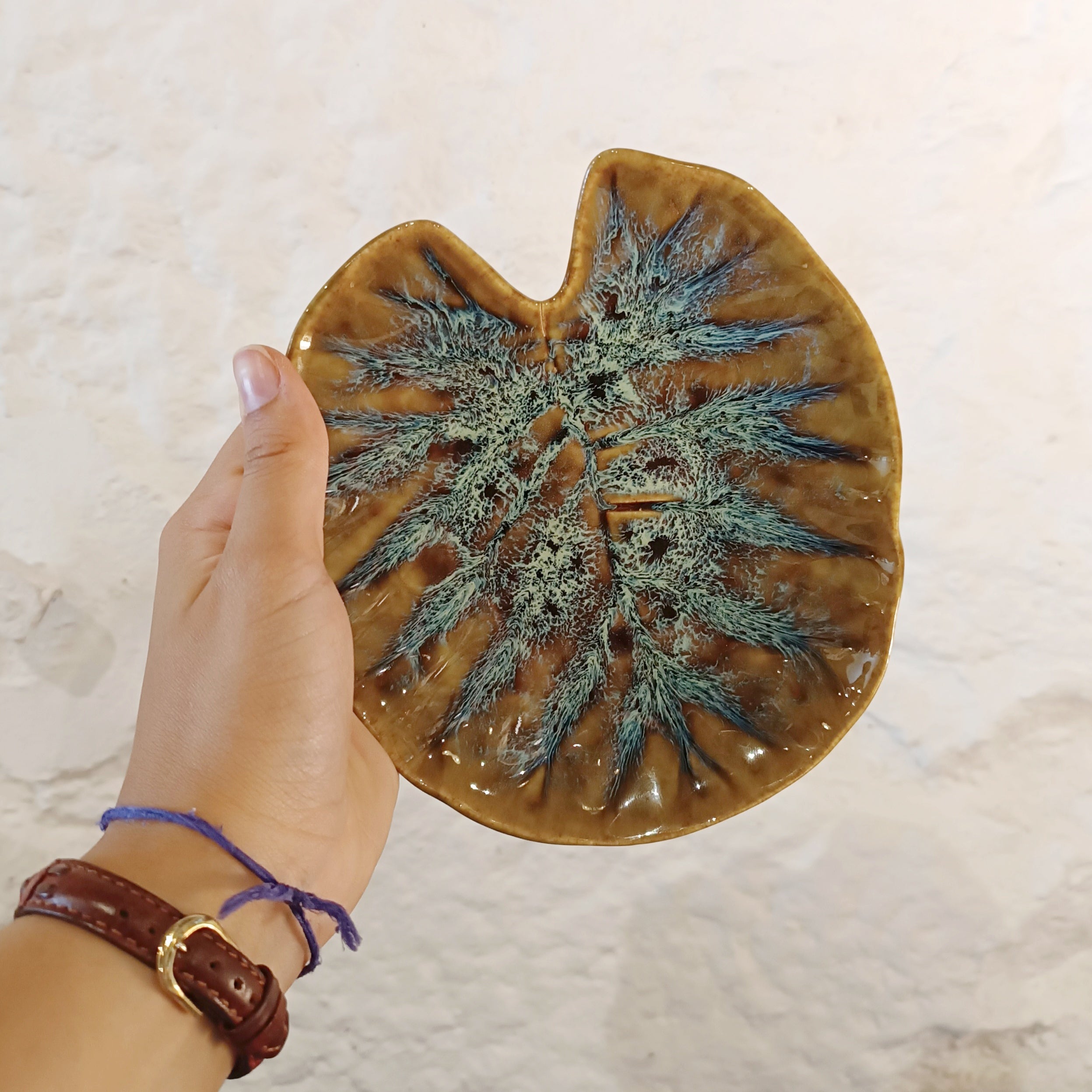 Monstera leaf ceramic plate